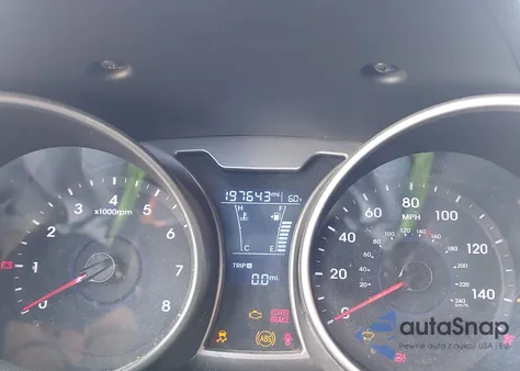 2016 Hyundai Veloster z USA, uszkodzony, nr VIN KMHTC6AD7GU260659